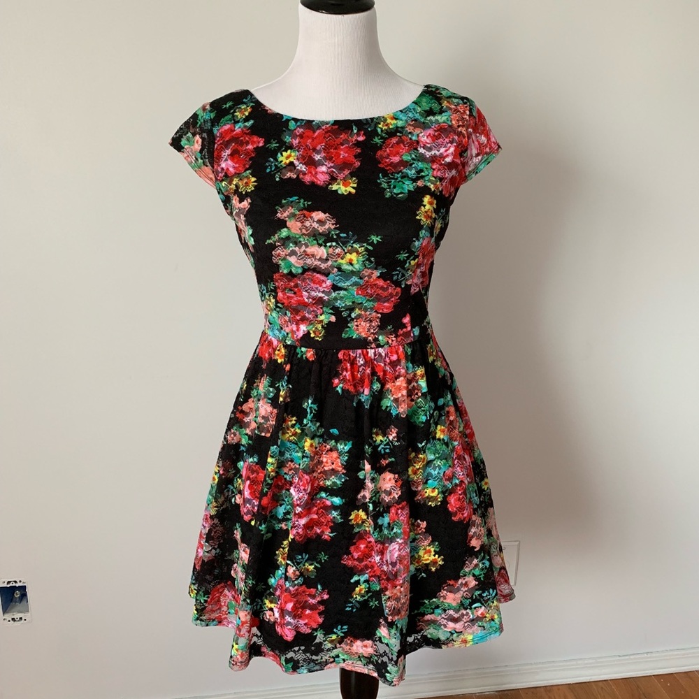 {B. Darlin} Flowered Dress
